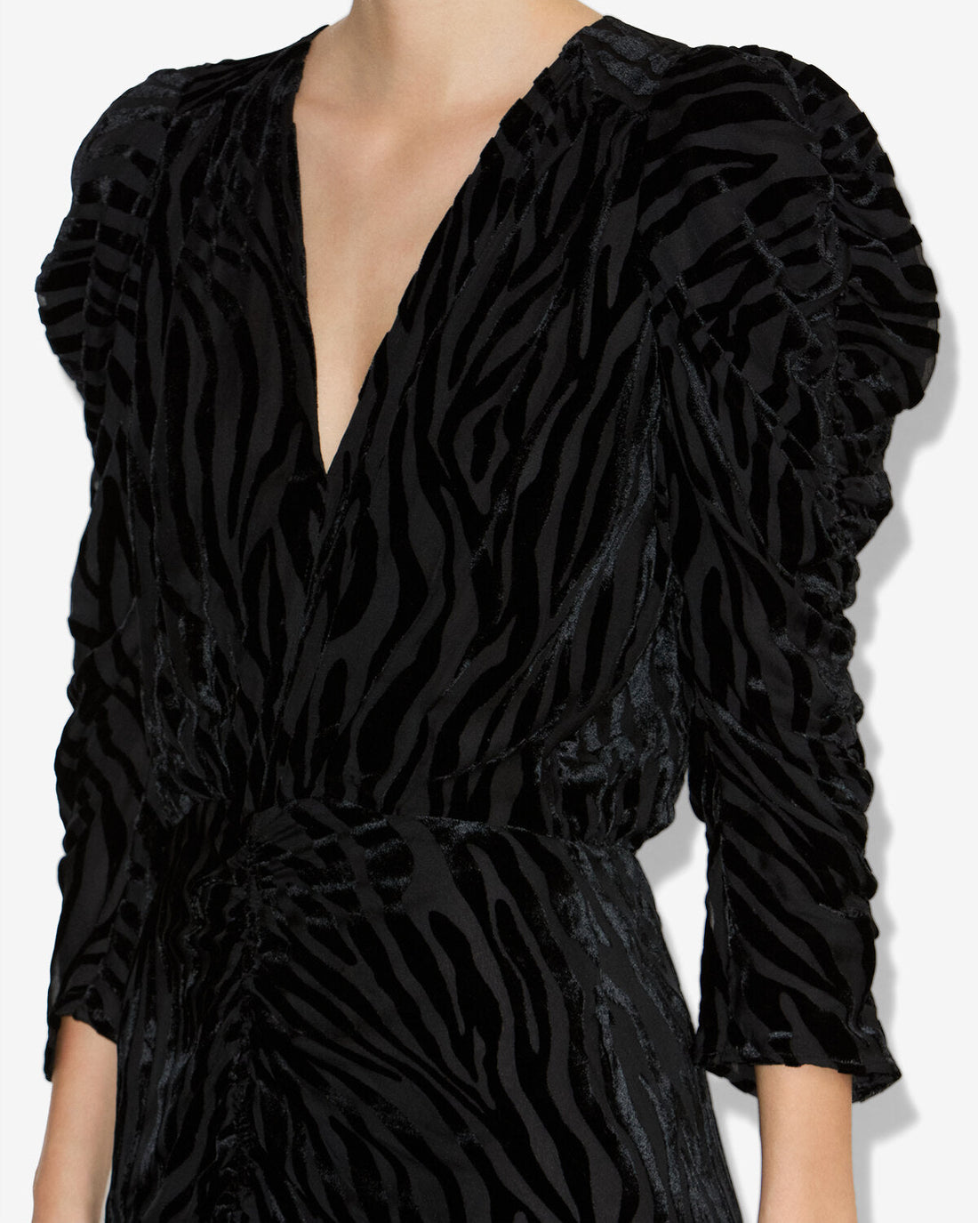 ROBE NEMIL